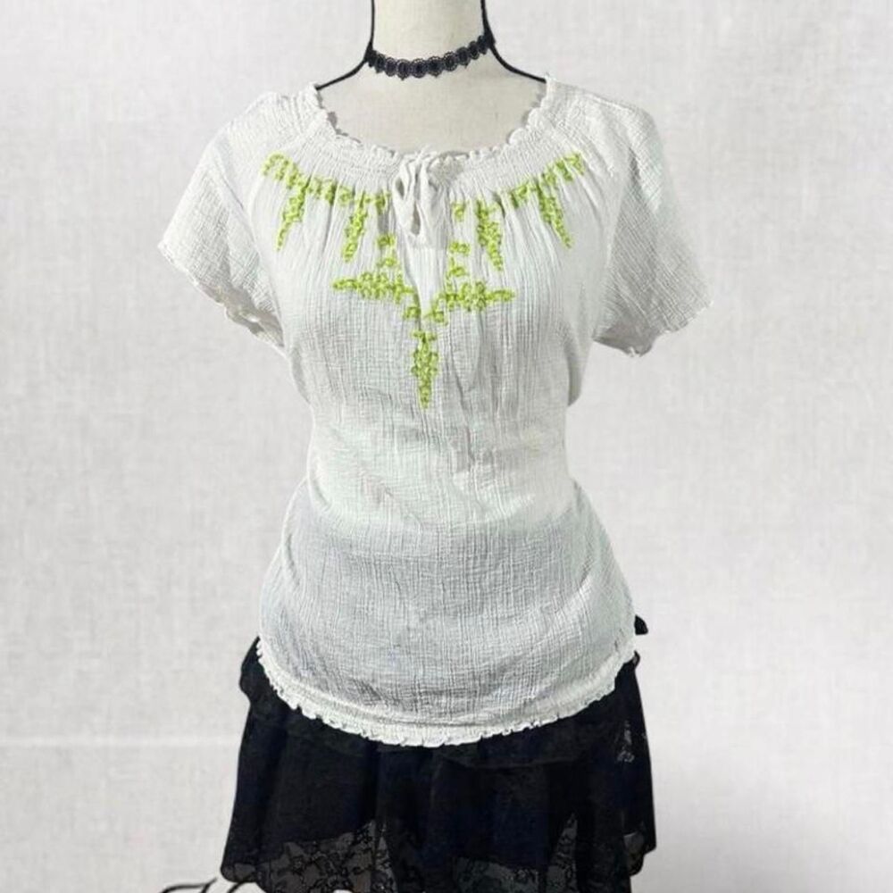 Boho Feminine White and Green Tie Front Coquette Embroidery Blouse